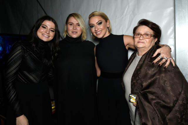 Ailesiyle Sorunlar Yaşayan Hadise, Gözyaşları İçinde Konuştu: Onlar Benim Canlarım