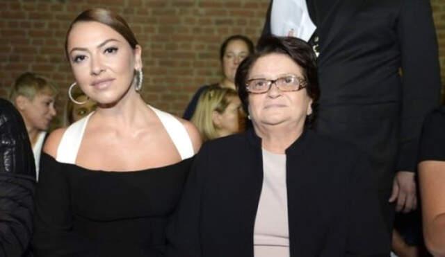 Ailesiyle Sorunlar Yaşayan Hadise, Gözyaşları İçinde Konuştu: Onlar Benim Canlarım