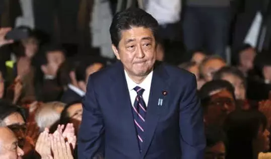 Japonya Başbakanı Abe yeniden partisinin başkanlığına seçildi Japonya Başbakanı Abe yeniden partisinin başkanlığına seçildi