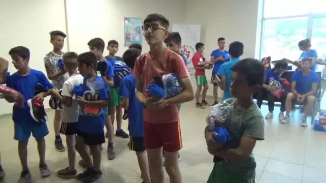 Solhan'da Sporculara Malzeme Desteği Solhan'da Sporculara Malzeme Desteği