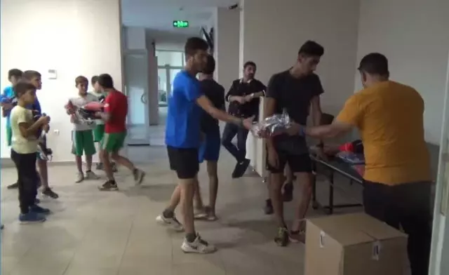 Solhan'da Sporculara Malzeme Desteği Solhan'da Sporculara Malzeme Desteği