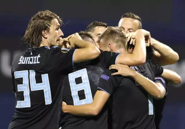 UEFA Avrupa Ligi: Dinamo Zagreb: 4 - Fenerbahçe: 1 (Maç Sonucu) UEFA Avrupa Ligi: Dinamo Zagreb: 4 - Fenerbahçe: 1 (Maç Sonucu)