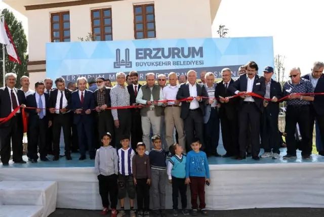 Büyükşehir Kentte İnşa Ettiği Muhtarlık Binalarının Açılışını Yaptı