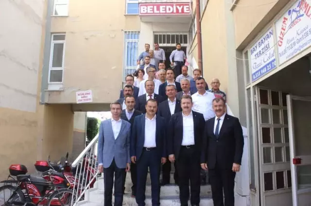 Çivril Belediyesi'nden Aşure Dağıtımı