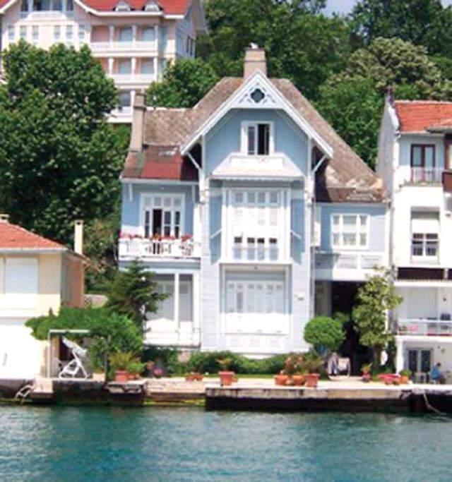 Deniz Seki, Sarıyer'de Boğaz Manzaralı Köşk Satın Aldı