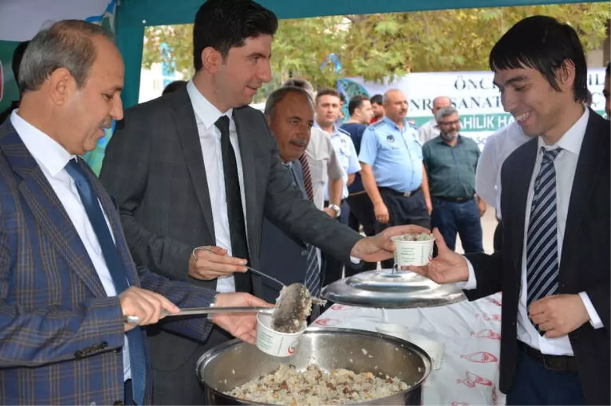 Oğuzeli'nde Ahilik Pilavı Dağıtıldı