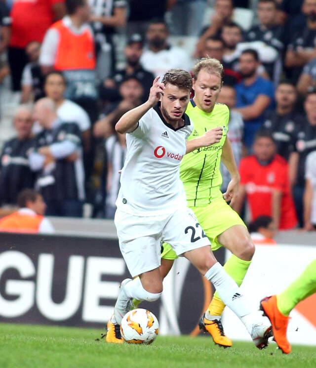 Ryan Babel, Beşiktaş Efsanesi Mehmet Özdilek'i yakaladı