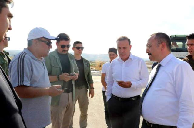 Siirt Valisi, İşçilerin Çalışmadığı Görünce Firma Yetkilisini Fırçaladı: Karşında Vali Var!