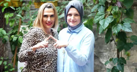 Yeşim Mutlu'nun, İrlandalı Anne ile röportajı çok konuşulacak! Yeşim Mutlu'nun, İrlandalı Anne ile röportajı çok konuşulacak!