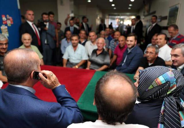 Başkan Erdoğan, TEKNOFEST'in Ardından Çocukluğunun Geçtiği Kasımpaşa'yı Ziyaret Etti