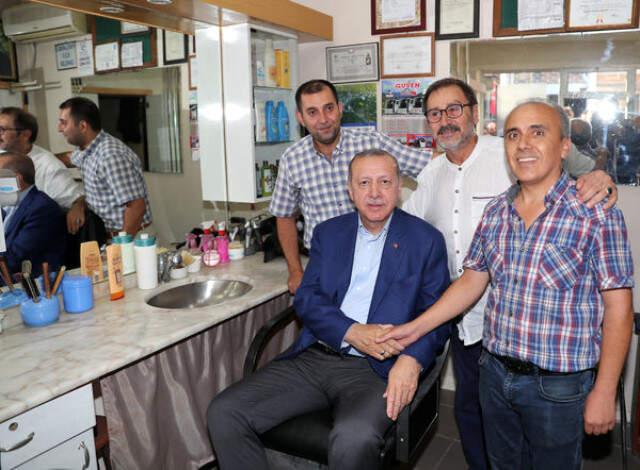 Başkan Erdoğan, TEKNOFEST'in Ardından Çocukluğunun Geçtiği Kasımpaşa'yı Ziyaret Etti