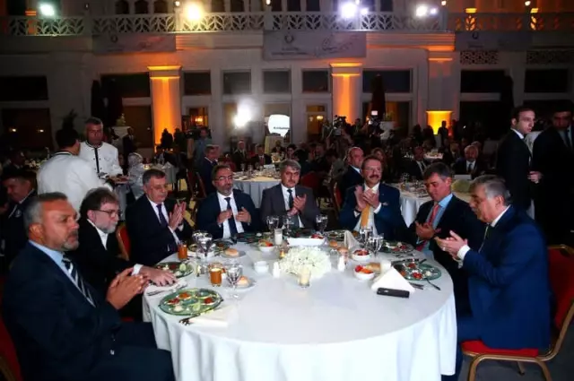 Başkan Ertürk'e Anlamlı Ödül Başkan Ertürk'e Anlamlı Ödül