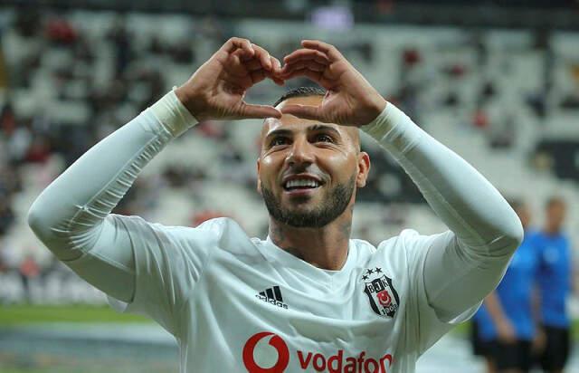 Beşiktaş Teknik Direktörü Şenol Güneş'in Fenerbahçe Derbisinde Forvette Ryan Babel'i Oynatması Bekleniyor