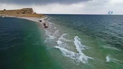 Çarpanak Adası'na Antik Yoldan Su Altı Yürüyüşü Çarpanak Adası'na Antik Yoldan Su Altı Yürüyüşü