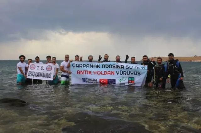 Çarpanak Adası'na Antik Yoldan Su Altı Yürüyüşü Çarpanak Adası'na Antik Yoldan Su Altı Yürüyüşü