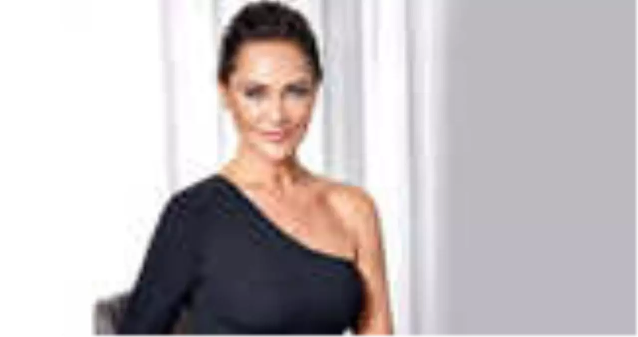 Hülya Avşar Ekonomiye Destek Olmak İçin Dolarla Yaptığı Anlaşmaları TL'ye Çevirdi