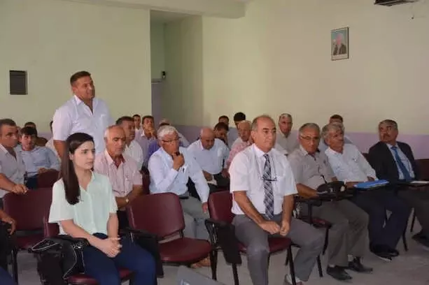 Kaymakam İrdelp'ten Muhtarlar Toplantısı Kaymakam İrdelp'ten Muhtarlar Toplantısı
