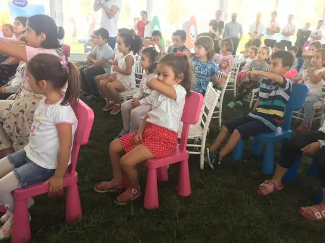 Minikler Lezzet Yarışı Yaptı, Aileleri Heyecanla İzledi Minikler Lezzet Yarışı Yaptı, Aileleri Heyecanla İzledi