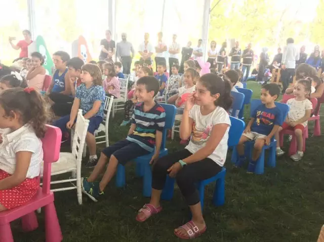 Minikler Lezzet Yarışı Yaptı, Aileleri Heyecanla İzledi Minikler Lezzet Yarışı Yaptı, Aileleri Heyecanla İzledi