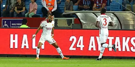 Yasin Öztekin'den 'Ronaldo' Sevinci Yasin Öztekin'den 'Ronaldo' Sevinci