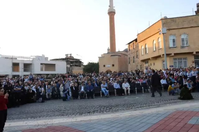 Işık Hadisesi' Yoğun İlgiyle İzlendi Işık Hadisesi' Yoğun İlgiyle İzlendi