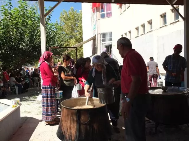 Malatya'da Aşure Günü Etkinliği Malatya'da Aşure Günü Etkinliği