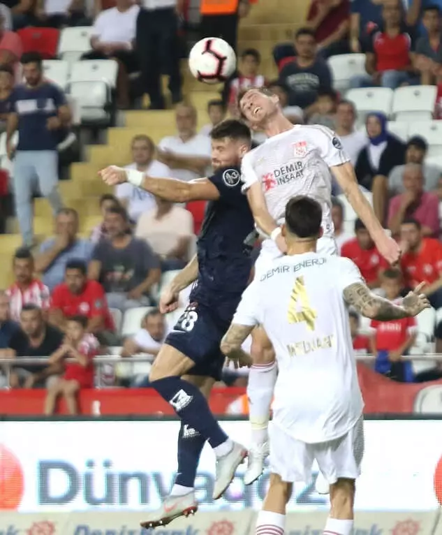 Spor Toto Süper Lig: Antalyaspor: 2 - Dg Sivasspor: 1 (İlk Yarı)