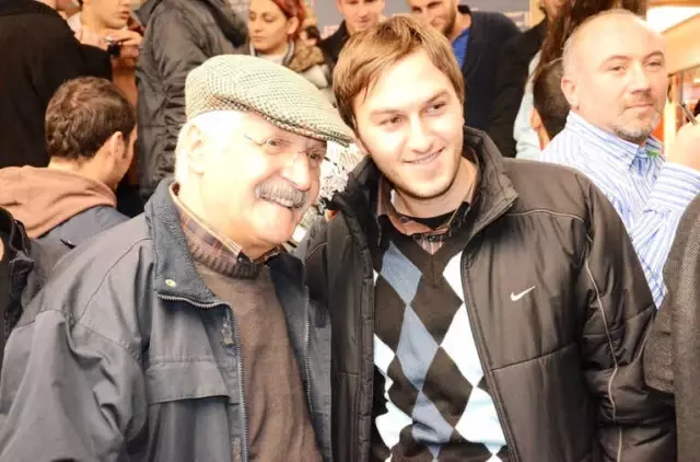 Ünlü Oyuncu Salih Kalyon'un Eşi İnci Kalyon, Hayatını Kaybetti Ünlü Oyuncu Salih Kalyon'un Eşi İnci Kalyon, Hayatını Kaybetti