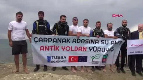 Van Gölü'nde, Antik Yoldan Çarpanak Adası'na Yürüdüler Van Gölü'nde, Antik Yoldan Çarpanak Adası'na Yürüdüler
