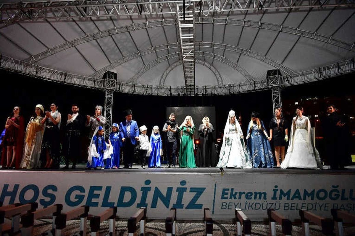 Beylikdüzü, Çerkes Kıyafetleri'nin Zamanda Yolculuğuna Tanıklık Etti