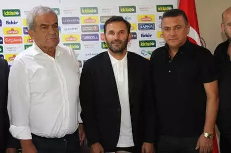 Çaykur Rizespor'da Okan Buruk İmzayı Attı