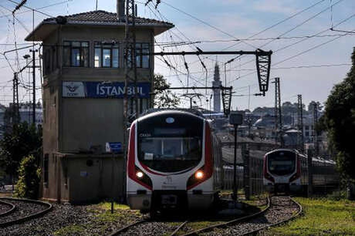 Havadan Fotoğrafla) - Sirkeci Garı'nda 124 Yıllık Tren Rayları...