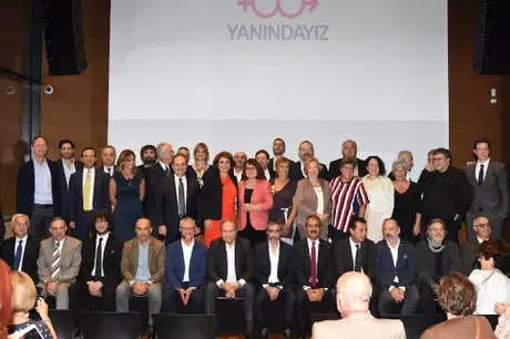 40 Erkek 'Kadın Hakları' İçin Dernek Kurdu 40 Erkek 'Kadın Hakları' İçin Dernek Kurdu