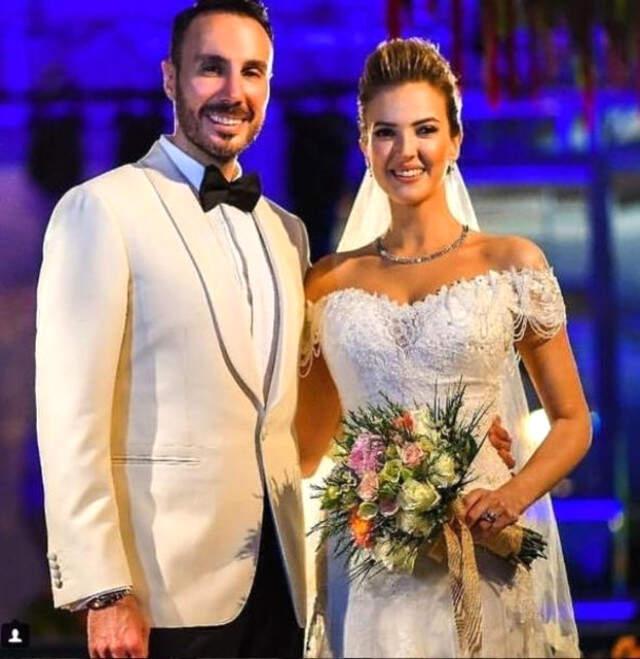 6 Ay Önce Evlenen Ünlü Spiker Simge Fıstıkoğlu, Bebeğini Kucağına Aldı
