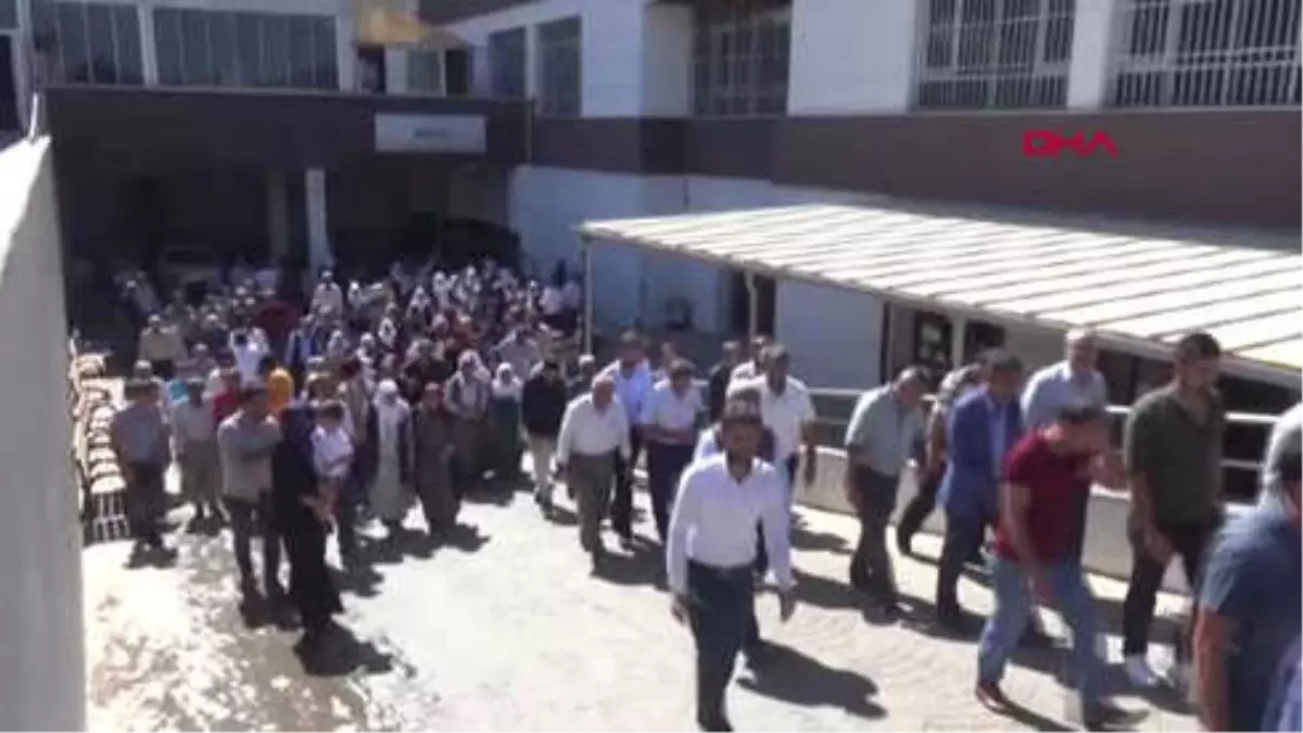 Adıyaman Oğlunu Uyurken, Eşini Yemek Yaparken Öldürmüş