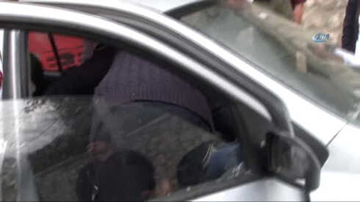Direksiyon Eğitimi Alan Kadın Kaza Yaptı, Kocası Tesadüfen Denk Geldi