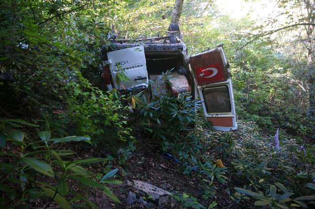 Gümüşhane'de Yayla Dönüşü Minibüs Uçuruma Yuvarlandı: 3 Ölü, 3 Yaralı