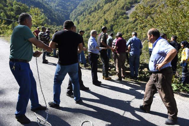Gümüşhane'de Yayla Dönüşü Minibüs Uçuruma Yuvarlandı: 3 Ölü, 3 Yaralı