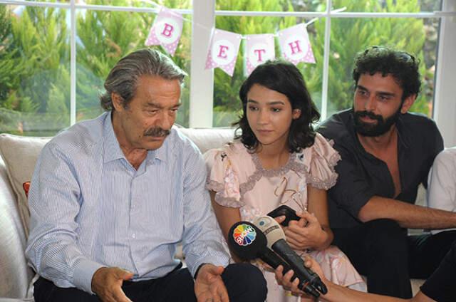 Kadir İnanır, Şahan Gökbakar ve Cem Yılmaz'a Ateş Püskürdü: Sinema Komedyenlerden Soruluyormuş!