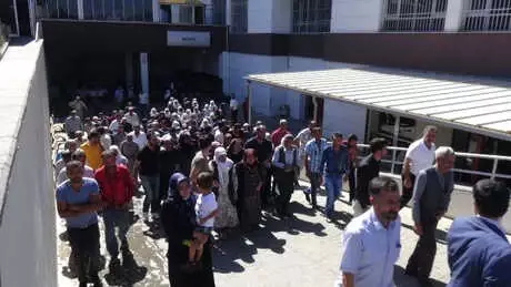 Oğlunu Uyurken, Eşini Yemek Yaparken Öldürmüş