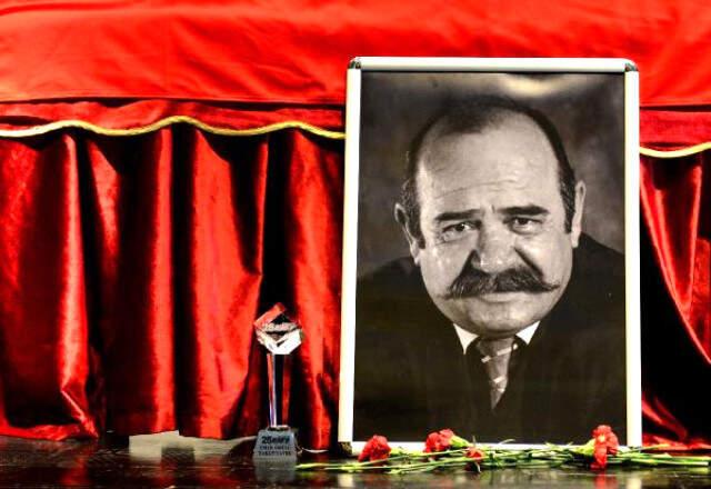 Ünlü Oyuncu Yakup Yavru'ya Veda...bugün Alacağı 'Emek Ödülü' Tabutunun Yanına Kondu