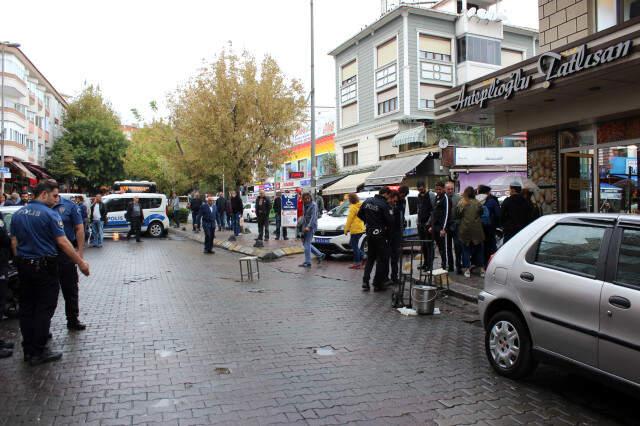 Bahçelievler'de Silahlı Saldırgan 3 Kişiyi Vurup Kayıplara Karıştı