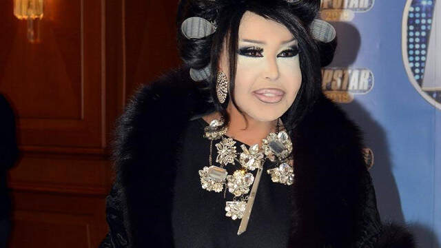 Bülent Ersoy İçin 35 Bin TL'ye Taht Yaptırdı