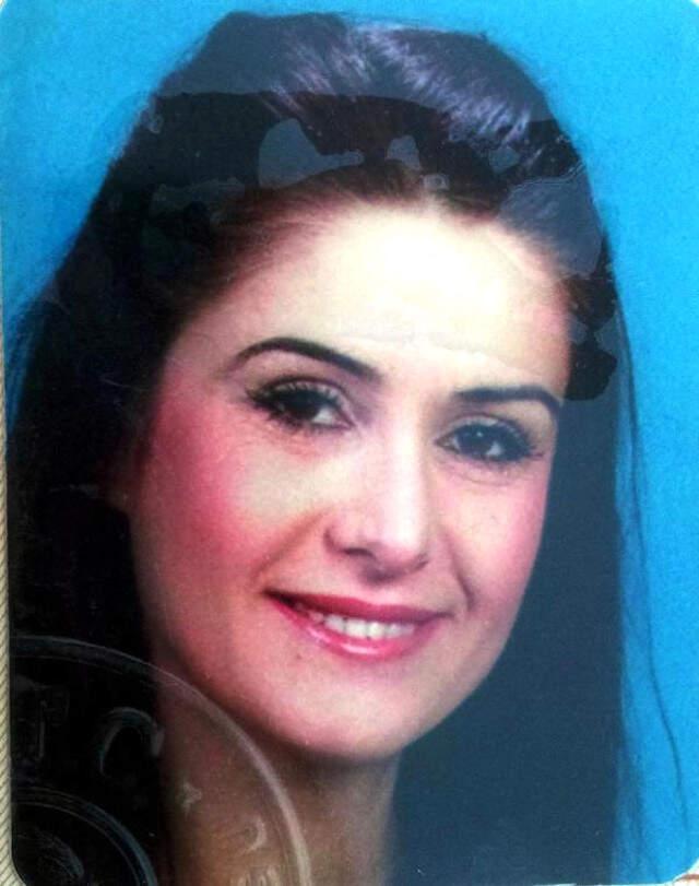 Cani Adam 'Kulakların Kızımın Kulaklarına Benziyor' Deyip Genç Kadını Sırtından Bıçakladı
