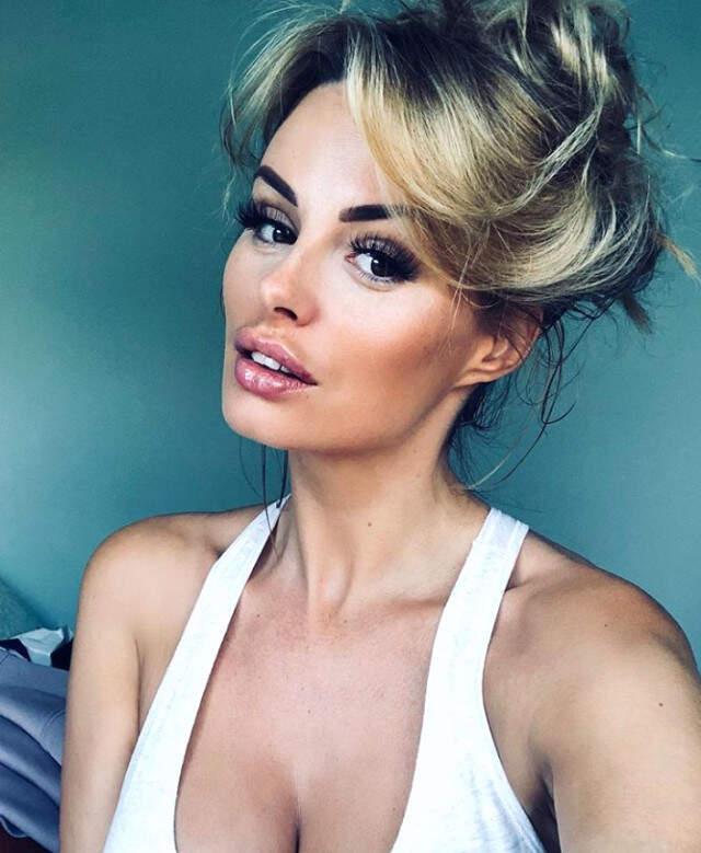 Cristiano Ronaldo'yu İfşa Eden Cesur Model Rhian Sugden, Balayı İçin Antalya'yı Seçti