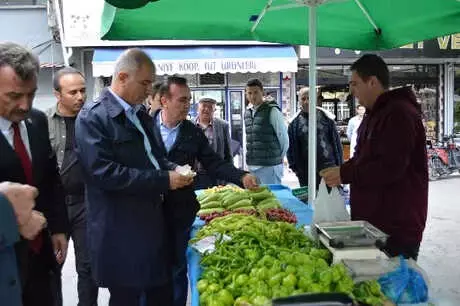 Efkan Ala, Pazarda Alışveriş Yaptı Efkan Ala, Pazarda Alışveriş Yaptı