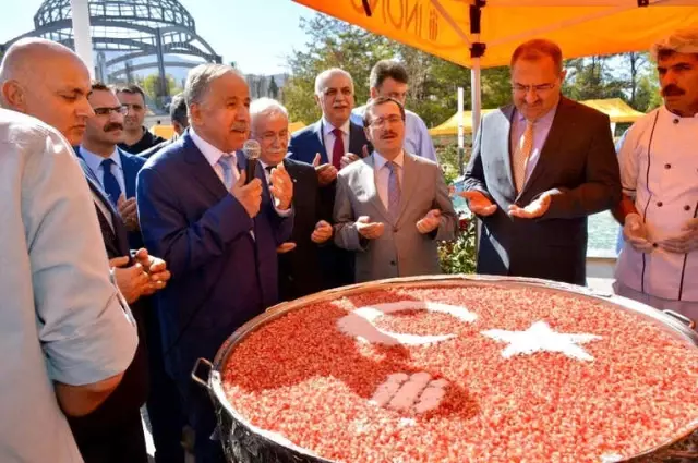 İnönü'de Konferans ve Aşure Etkinliği İnönü'de Konferans ve Aşure Etkinliği