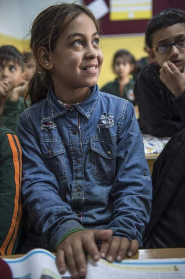 Kağıt Toplama Aracında Boyama Kitabı Karalayan Halime, Okullu Oldu
