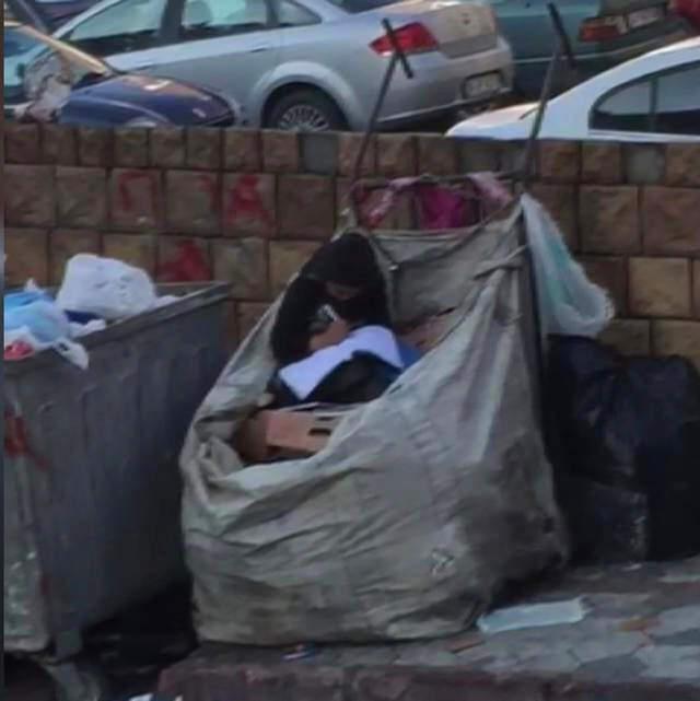 Kağıt Toplama Aracında Boyama Kitabı Karalayan Halime, Okullu Oldu