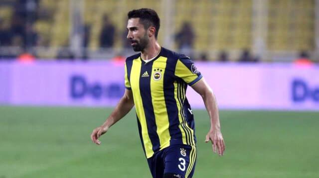 Kıbrıs Türk Futbol Federasyonu Disiplin Kurulu Üyesi Ahmet Mahirel'in Derbi Öncesi Soyunma Odasında Dua Ettiği Görüntüler Ortaya Çıktı